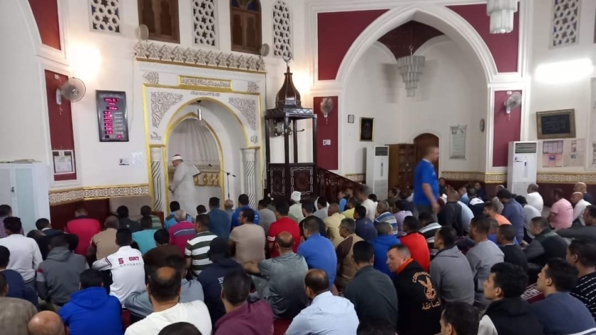 مساجد جنوب سيناء تمتلئ بالمصلين