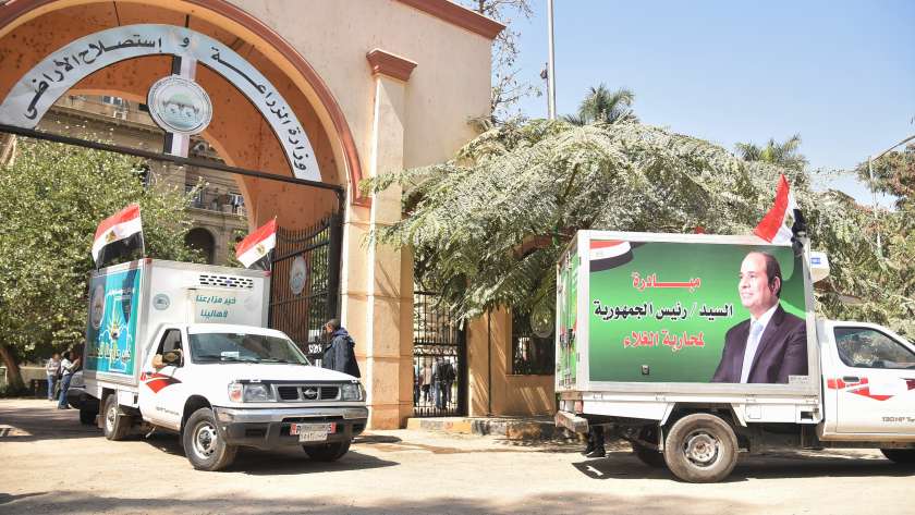وزارة الزراعة وفرت عربات متنقلة لتوزيع المنتجات الغذائية بأسعار مخفضة