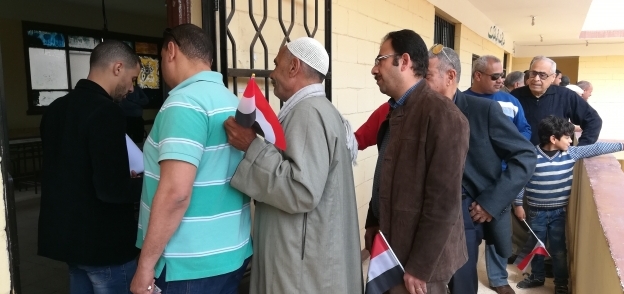 بدء عمليات الاستفتاء بلجان مدرسة مصطفى كامل