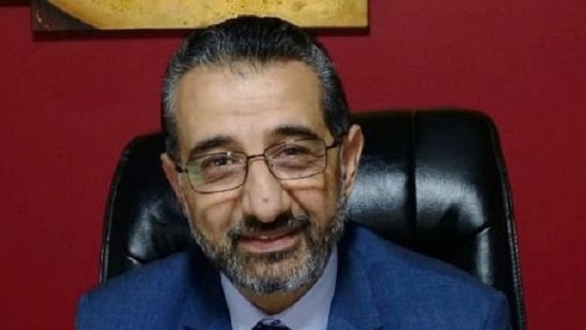 الدكتور عمرو السمدوني