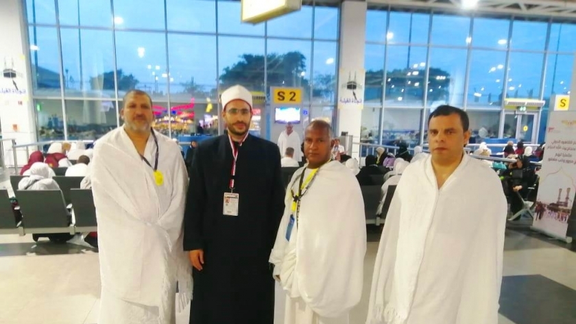حجاج مصريين خلال سفرهم للحج من مطار القاهرة العام الماضى