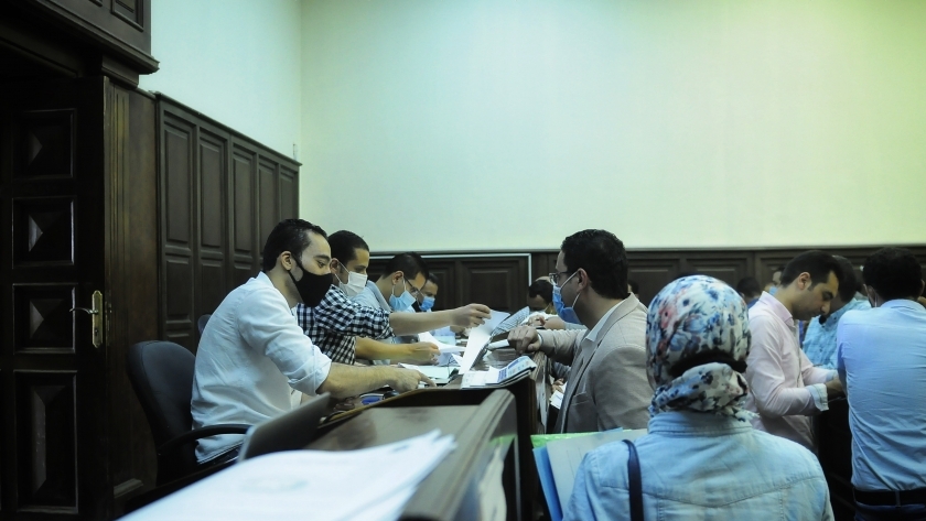 التقدم لأوراق الترشح لانتخابات مجلس النواب فى الإسكندرية