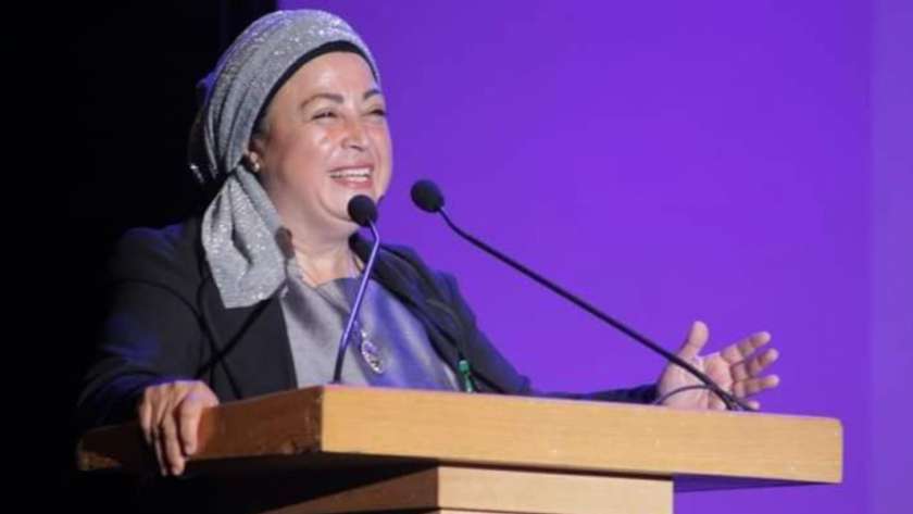 الدكتورة نبيلة حسن عميدة معهد الفنون المسرحية بالإسكندرية