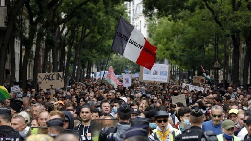احتجاجات فى فرنسا ضد شهادة «كورونا» الصحية