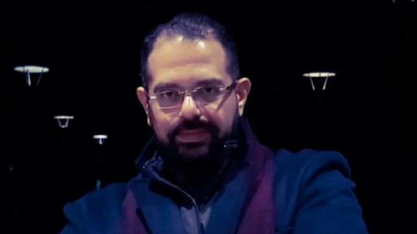 الدكتور أحمد لاشين، أستاذ الدراسات الفارسية بكلية الآداب جامعة عين شمس