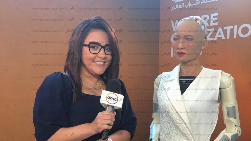 صوفيا خلال حوارها مع الإعلامية سارة حازم