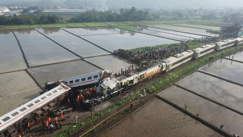 حادث قطار إندونيسيا