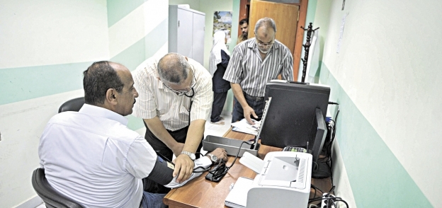 إجراء الكشف الطبى على المتقدمين للترشح لمجلس الشعب ببورسعيد