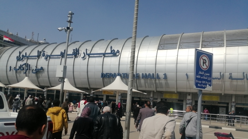 جماهير الترجى التونسى تصل مطار القاهرة الدولي