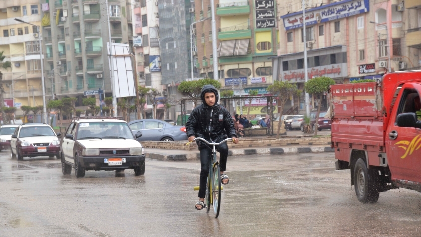 أمطار فى شوارع المنصورة