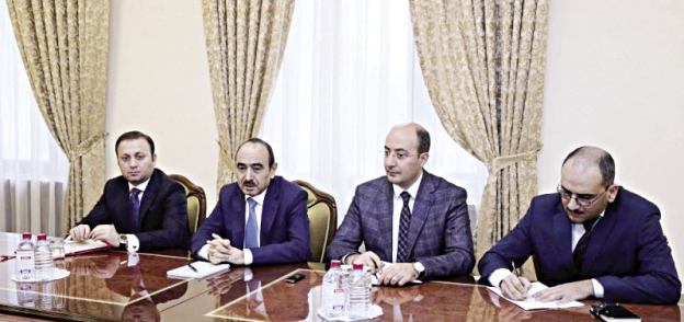 على حسينوف مساعد رئيس جمهورية أذربيجان خلال لقائه مع الوفد المصرى