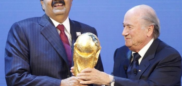 الشيخ حمد بن خليفة أثناء فوز قطر بتنظيم كأس العالم