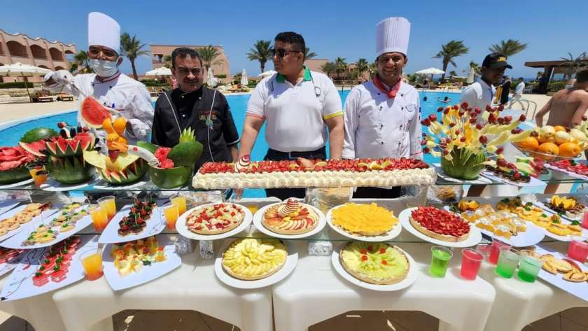 مهرجان البطيخ على شواطئ مرسى علم