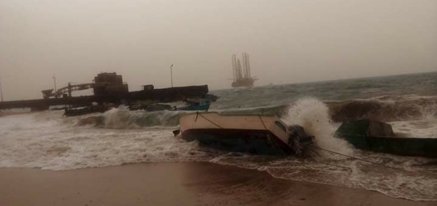 غرق 7 فلايك في خليج السويس بأبوزنيمة