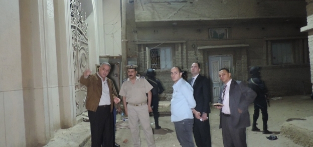 صورة أرشيفية-اللواء خالد شلبي، مدير أمن الفيوم خلال تفقده إحدى الكنائس