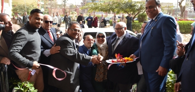 بالصور| وزير التعليم العالي يتفقد تطويرات المدينة الجامعية بـ"عين شمس"