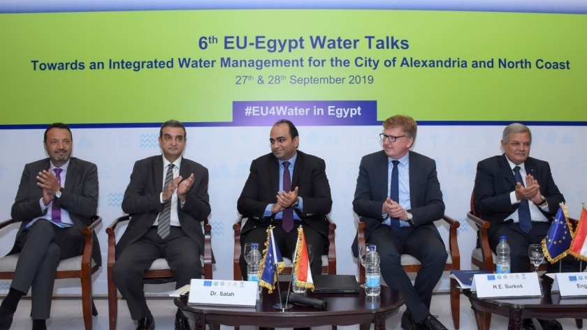 نائب المحافظ يفتتح مؤتمر "إدارة منظومة مياه الإسكندرية والساحل الشمالي"