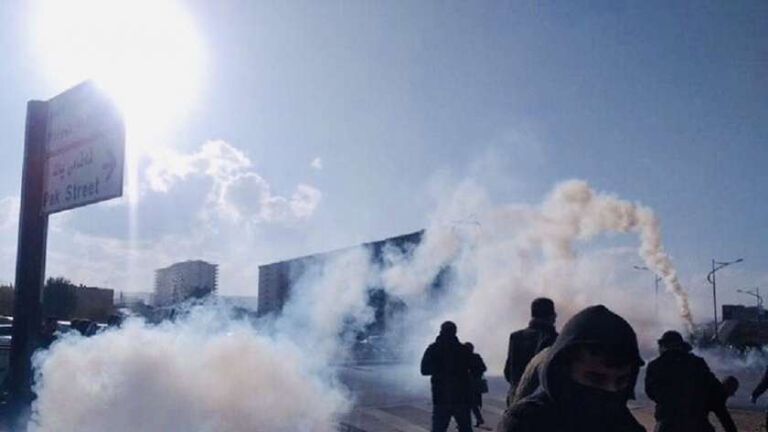 صدامات بين المحتجين والقوات الأمنية قرب مبنى حكومة السليمانية