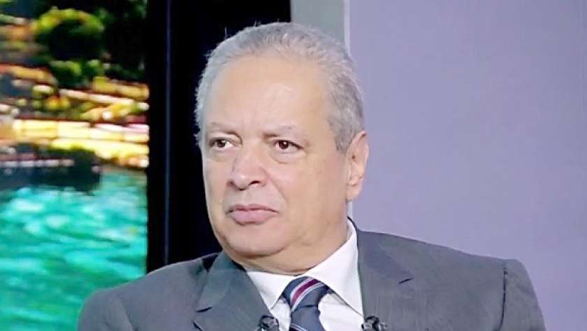 الدكتور إكرام بدر الدين أستاذ العلوم السياسية
