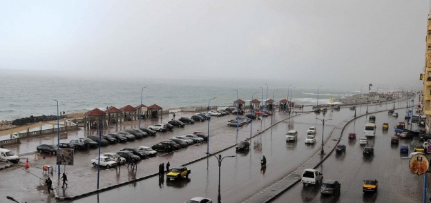 الأمطار أغرقت شوارع الإسكندرية