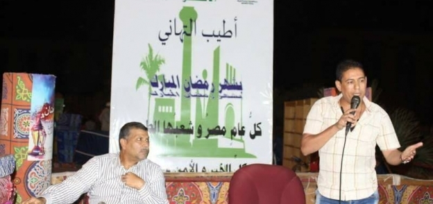 الشاعر محمود الكرشابي خلال الامسية