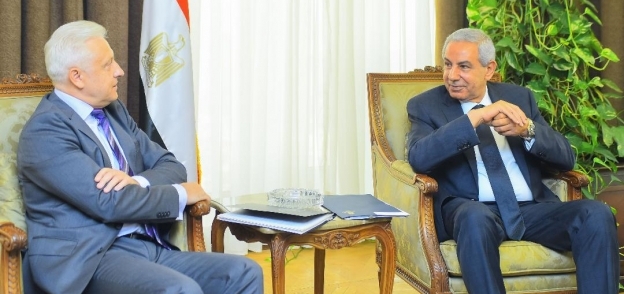 وزير التجارة والصناعة وسفير بيلاروسيا بالقاهرة