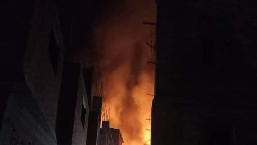 صورة من حريق منزل بمركز جرجا