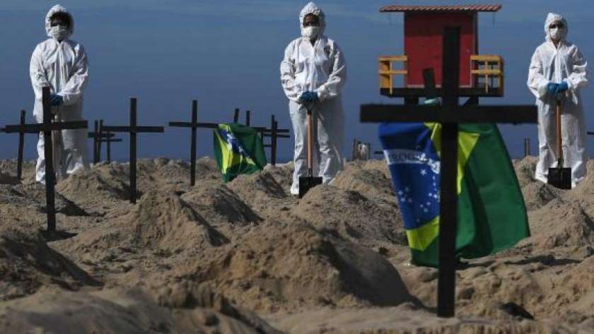 البرازيل في المرتبة الثانية عالميا في وفيات كورونا