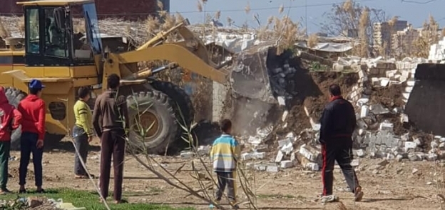 حي منتزه ثان ينفذ 13 قرار إزالة علي أرض زراعية شرق الإسكندرية