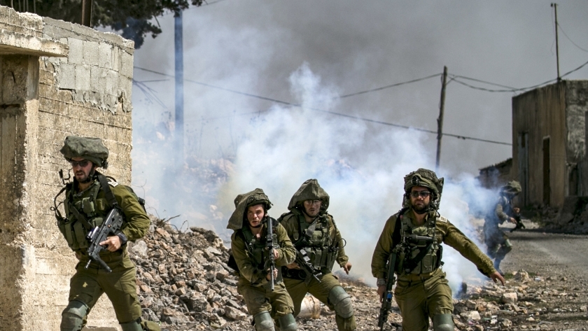 جيش الاحتلال الإسرائيلي يواصل قمعه للفلسطينيين (أرشيفية)