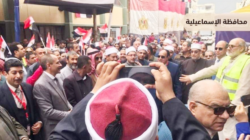 حشود جماهيرية فى لجان الإسماعيلية أول أيام التصويت
