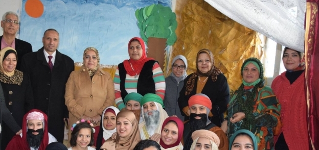 تلاميذ الإسكندرية يحيون اليوم العالمي للغة العربية بعرض مسرحية "خيمة الشعر"
