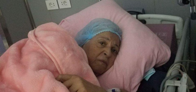 نبيلة سنبل تتلقى العلاج فى مستشفى الحلمية العسكرى