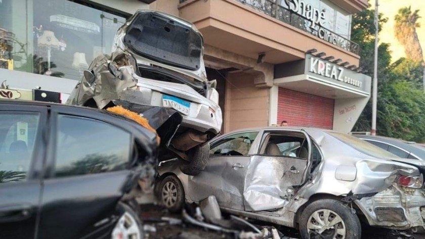 حادث سيارات شارع المشاية بالمنصورة