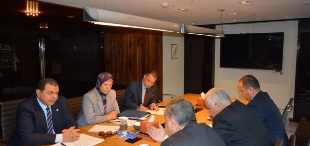 وزير القوى العاملة مع الوفد الأردني