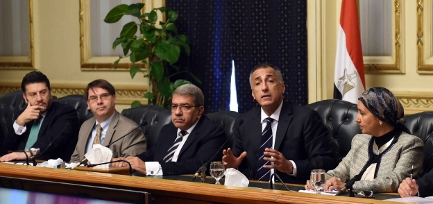 طارق عامر خلال اجتماعه مع ممثلى صندوق النقد بمجلس الوزراء أمس