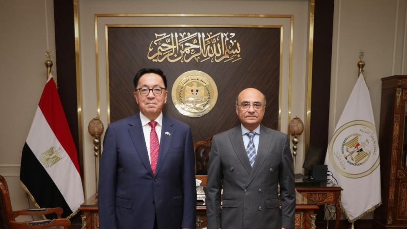 وزير العدل وسفير كازاخستان في القاهرة