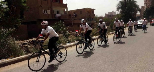 "الإسكان" تنظم ماراثون دراجات بـ"الأسبوع المائي" في سوهاج