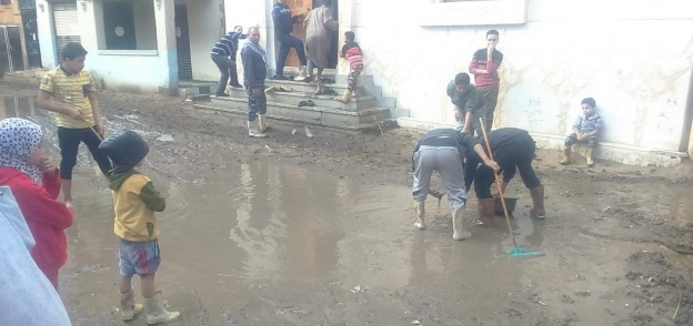 اثار الأمطار تحاصر أهالى قرية مشلة بالغربية