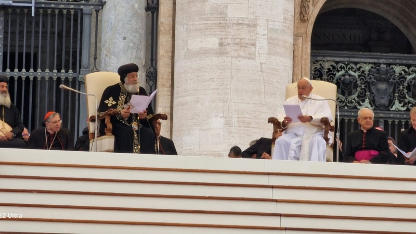 البابا تواضروس برفقه البابا فرنسيس