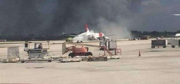 حريق  طائرة بمطار فلوريدا