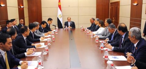 الرئيس يلتقى عدداً من رؤساء كبرى الشركات الصينية