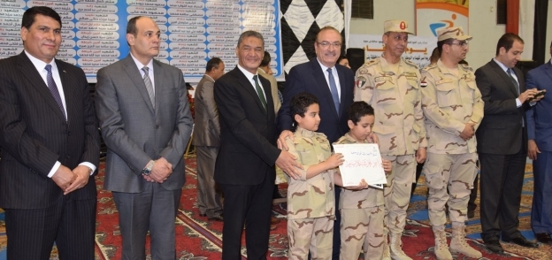 محافظة بني سويف تكرم أسر 83 شهيد جيش وشرطة في احتفالية كبرى