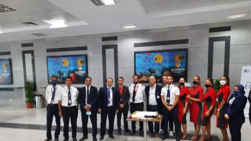 مطار الغردقة يستقبل رحلة طيران قادمة من رومانيا تقل 210 سائح
