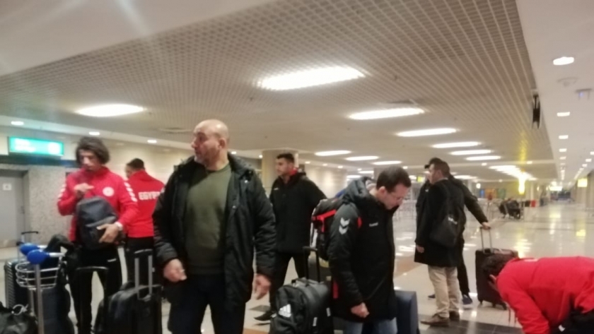 بعثة المنتخب الوطني لكرة اليد تصل مطار القاهرة استعدادا للمغادرة إلى تونس للمشاركة فى كأس أمم إفريقيا