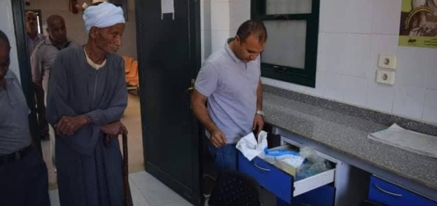 رئيس مركز ابوقرقاص يتفقد الوحدة الصحية بقرية شيبة الشرقية