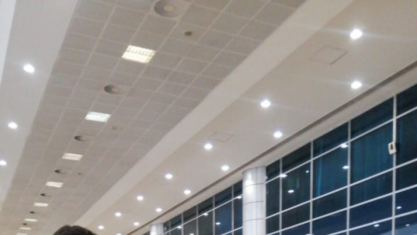 وصول الطالبان المختطفان مطار القاهرة الدولي