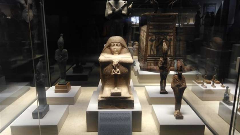 القطع الأثرية المعروضة بمتحف كفر الشيخ