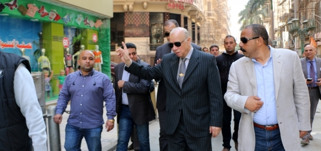 محافظ القاهرة يتفقد أعمال التطوير بـ«البورصة»