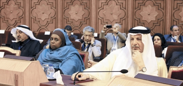 الأمير خالد الفيصل خلال مشاركته بفعاليات مؤتمر «فكر 14»